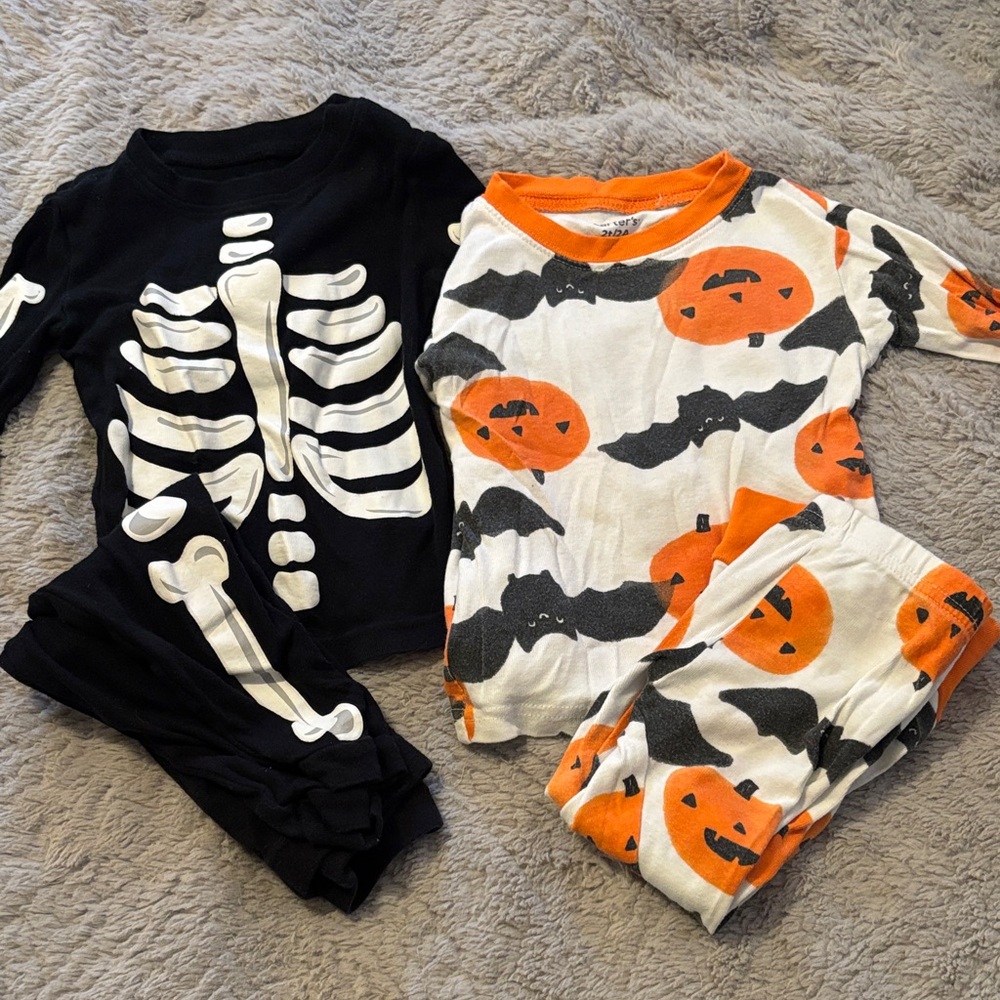 Carters 2t pajama set bundle Spooky Skeleton and Pumpkin Pajama